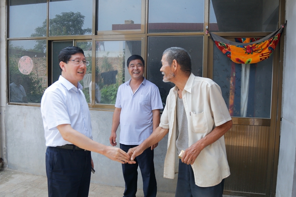 薛季民董事長慰問結對幫扶戶