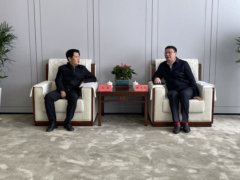 3月19日 公司黨委副書記、總裁解志炯拜會寶雞市政府主要領(lǐng)導(dǎo).jpg