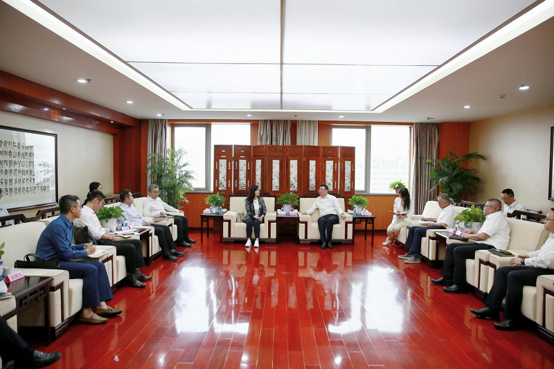 041717468309521389.png 5.29公司黨委副書記、總裁解志炯會見民生銀行資產托管部總經理崔巖一行.png