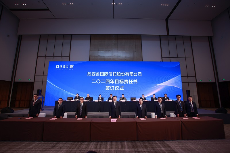 171721199498773565.jpg 簽約.jpg